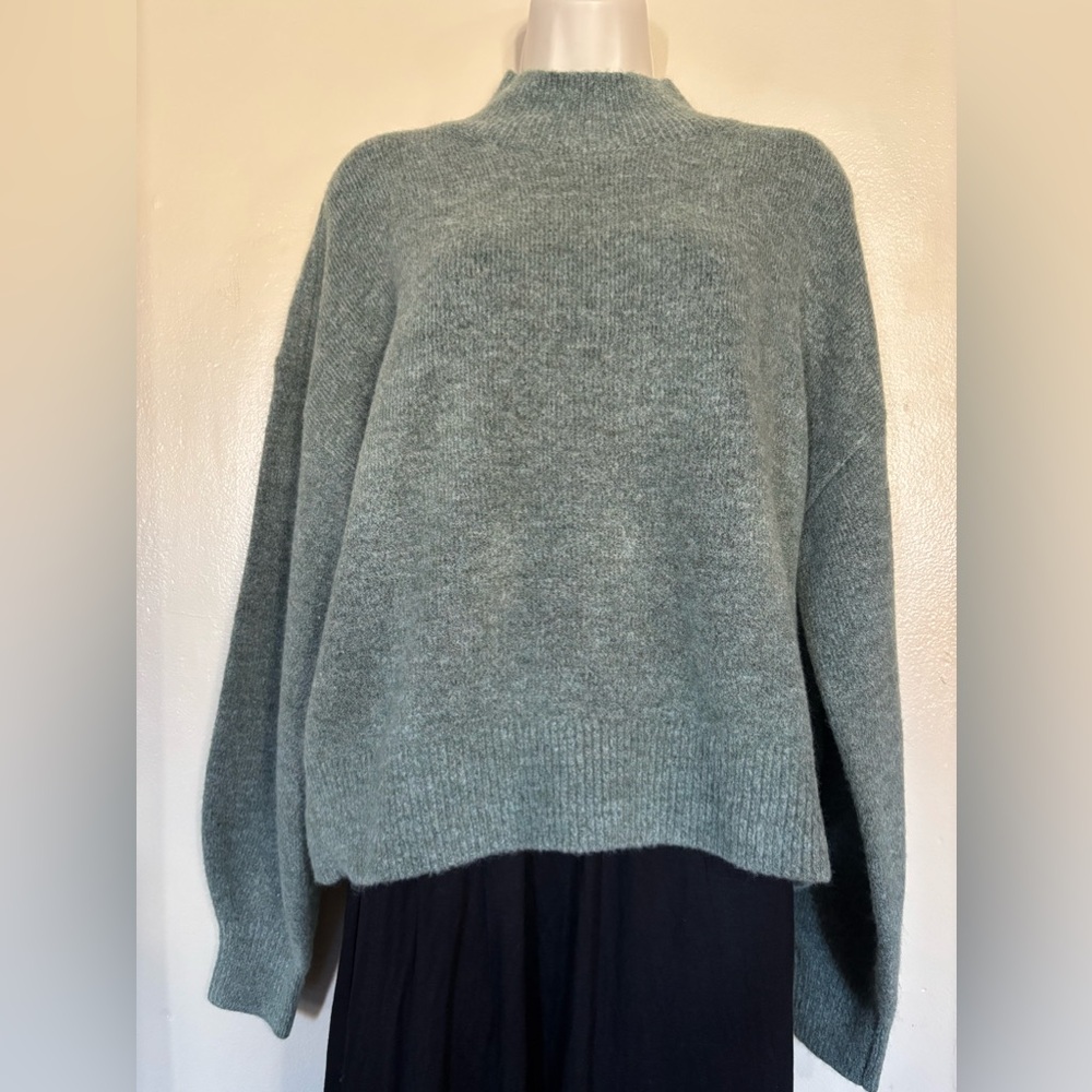 Calvin Klein Jeans Women's  Large Sweater